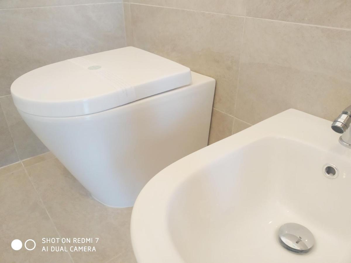 Aurisa Apartment Бари Экстерьер фото