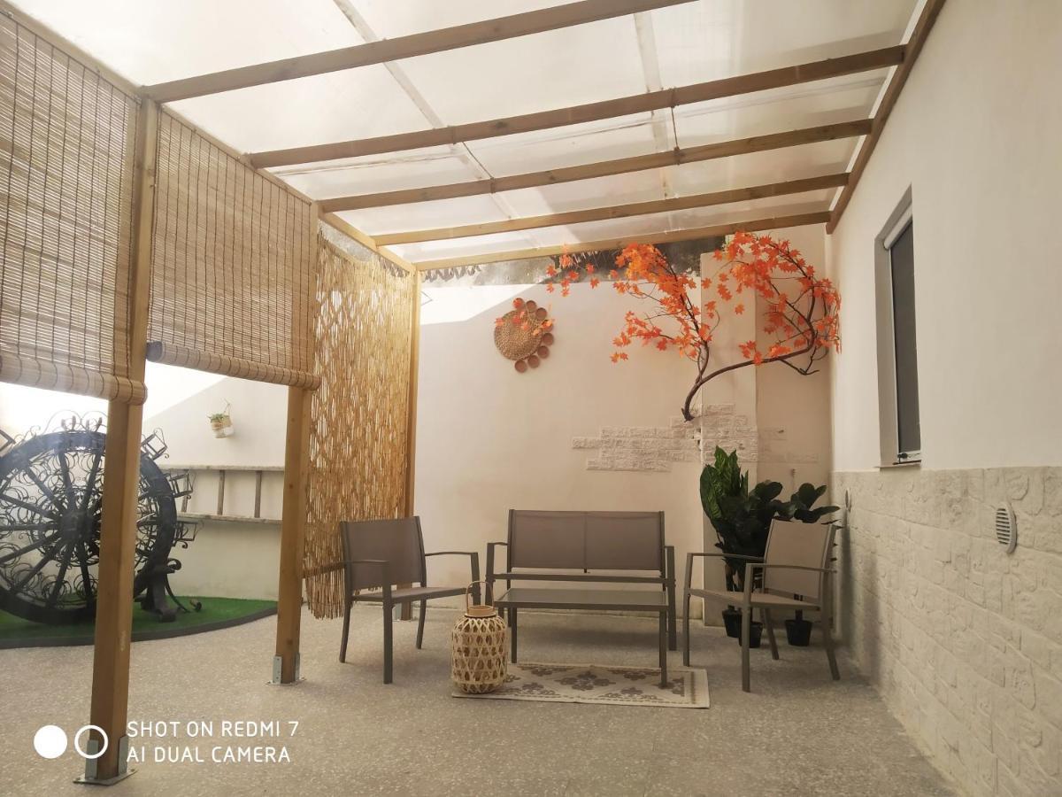 Aurisa Apartment Бари Экстерьер фото