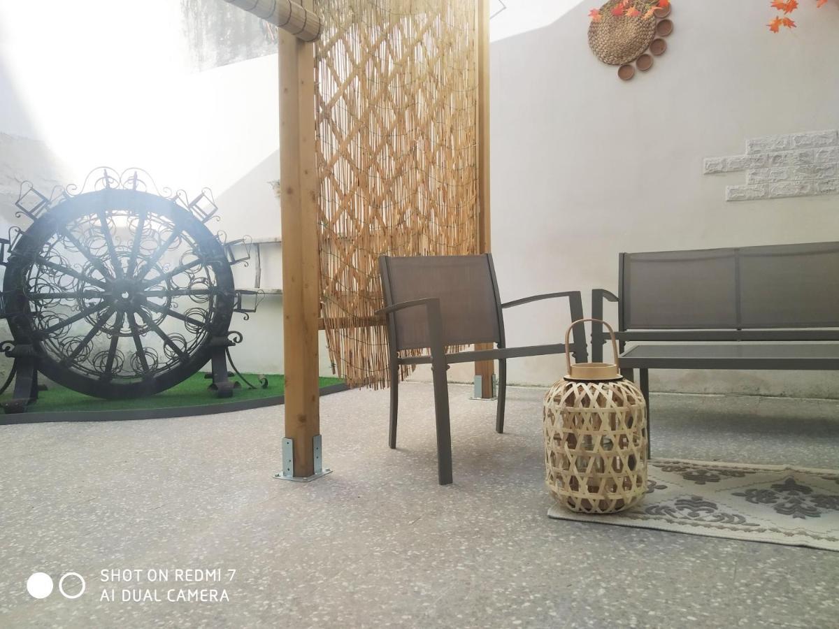 Aurisa Apartment Бари Экстерьер фото