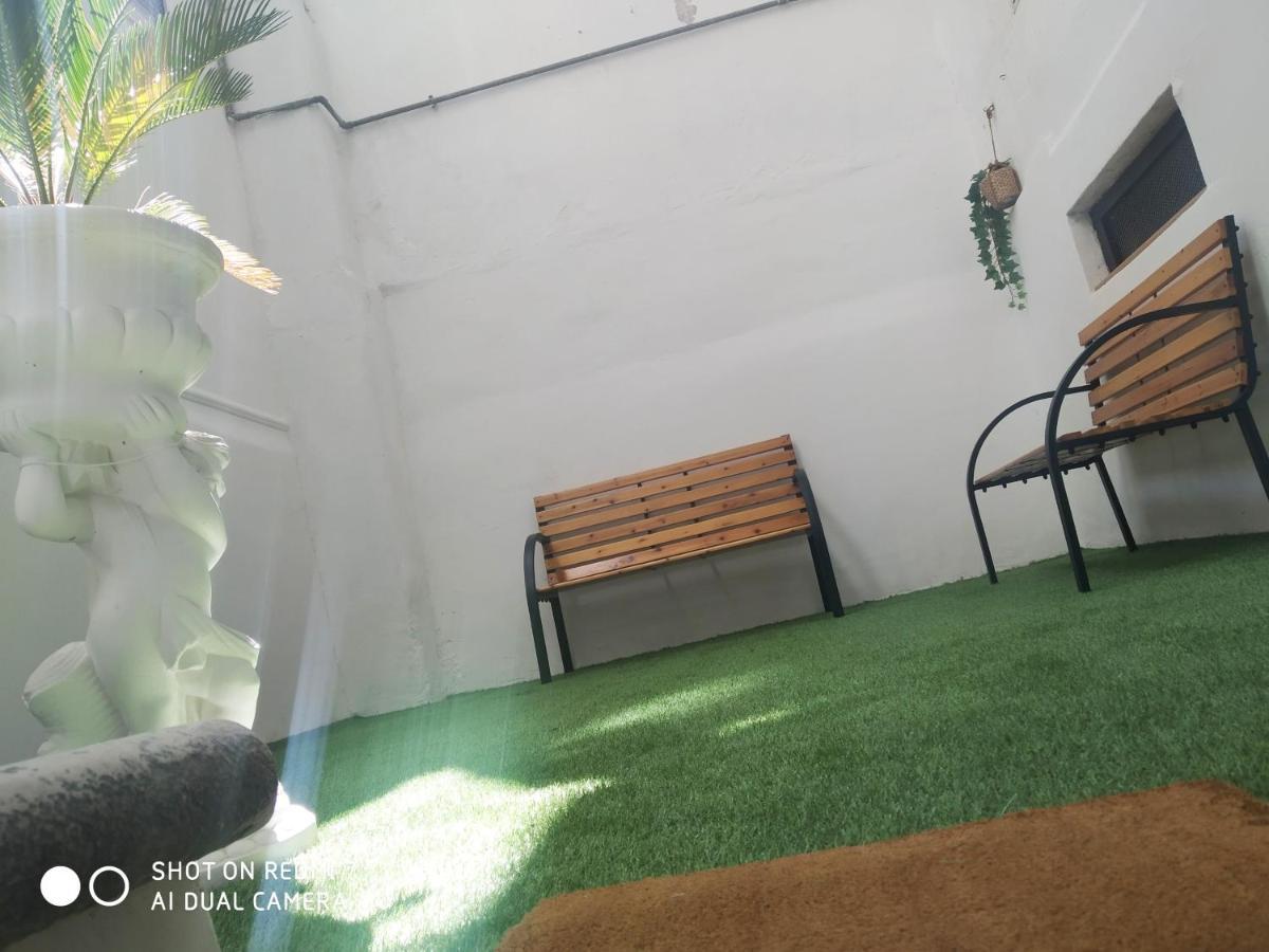 Aurisa Apartment Бари Экстерьер фото