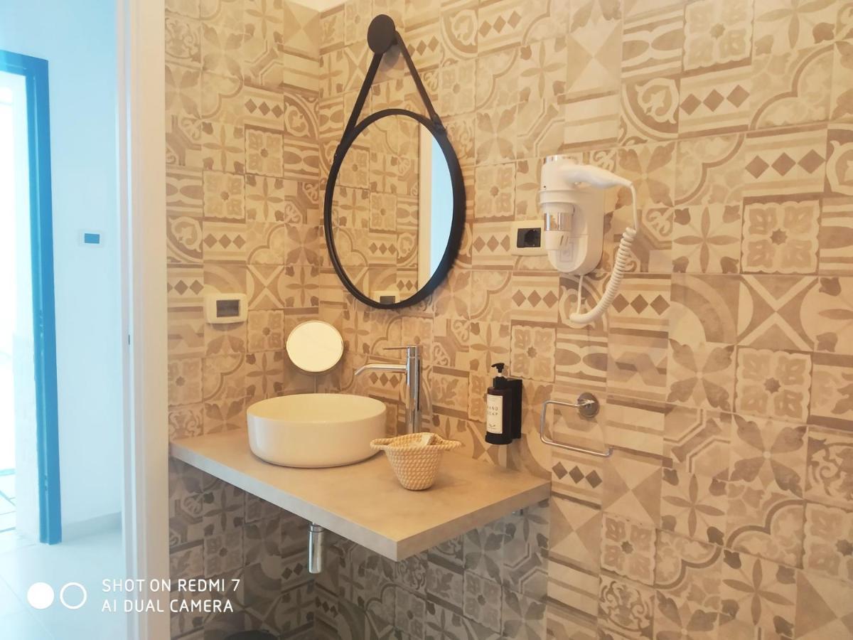 Aurisa Apartment Бари Экстерьер фото