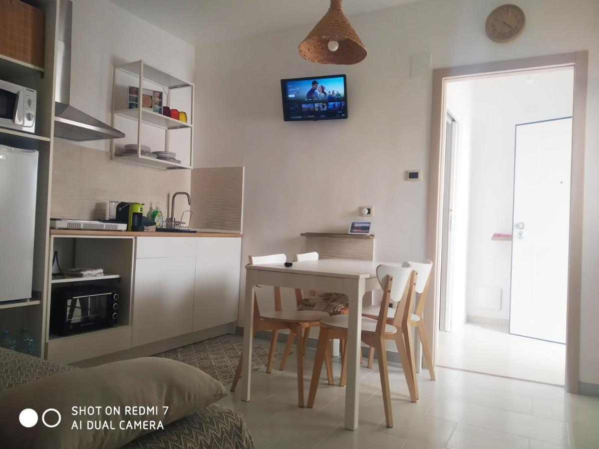 Aurisa Apartment Бари Экстерьер фото