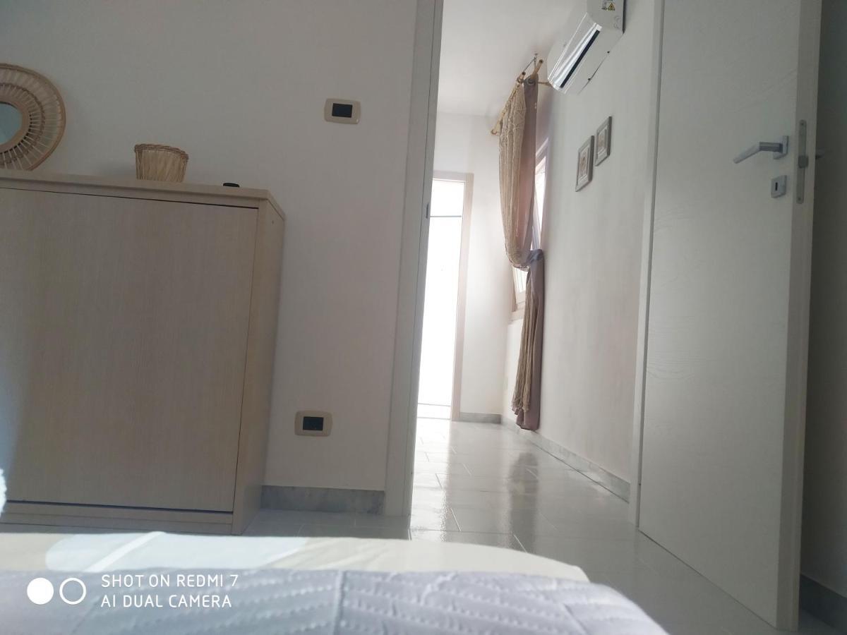 Aurisa Apartment Бари Экстерьер фото
