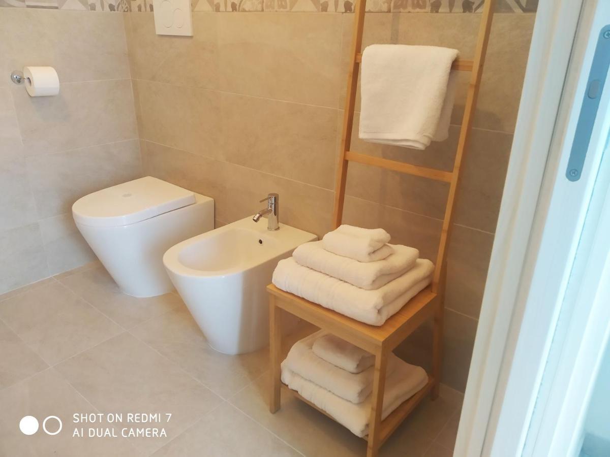 Aurisa Apartment Бари Экстерьер фото