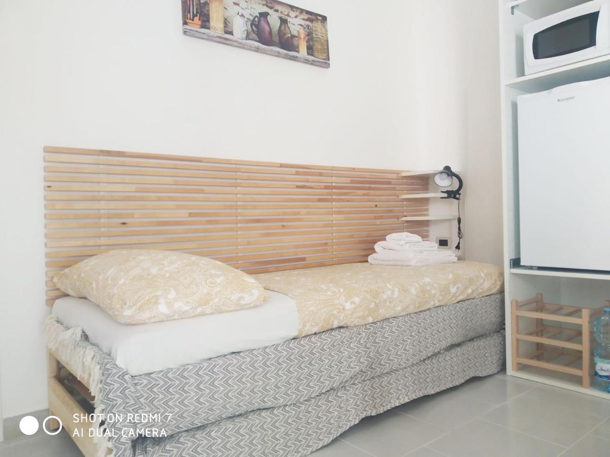 Aurisa Apartment Бари Экстерьер фото